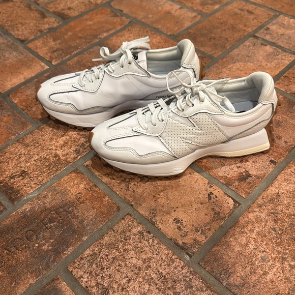 New Balancee 327 all white leather - Picture 2 of 7